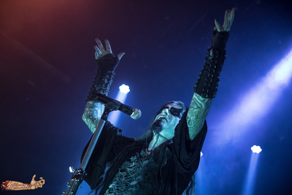 Dimmu borgir слушать. Dimmu Borgir вокалист. Группа Dimmu Borgir 2019. Nagash Dimmu Borgir. Нагаш Dimmu Borgir.